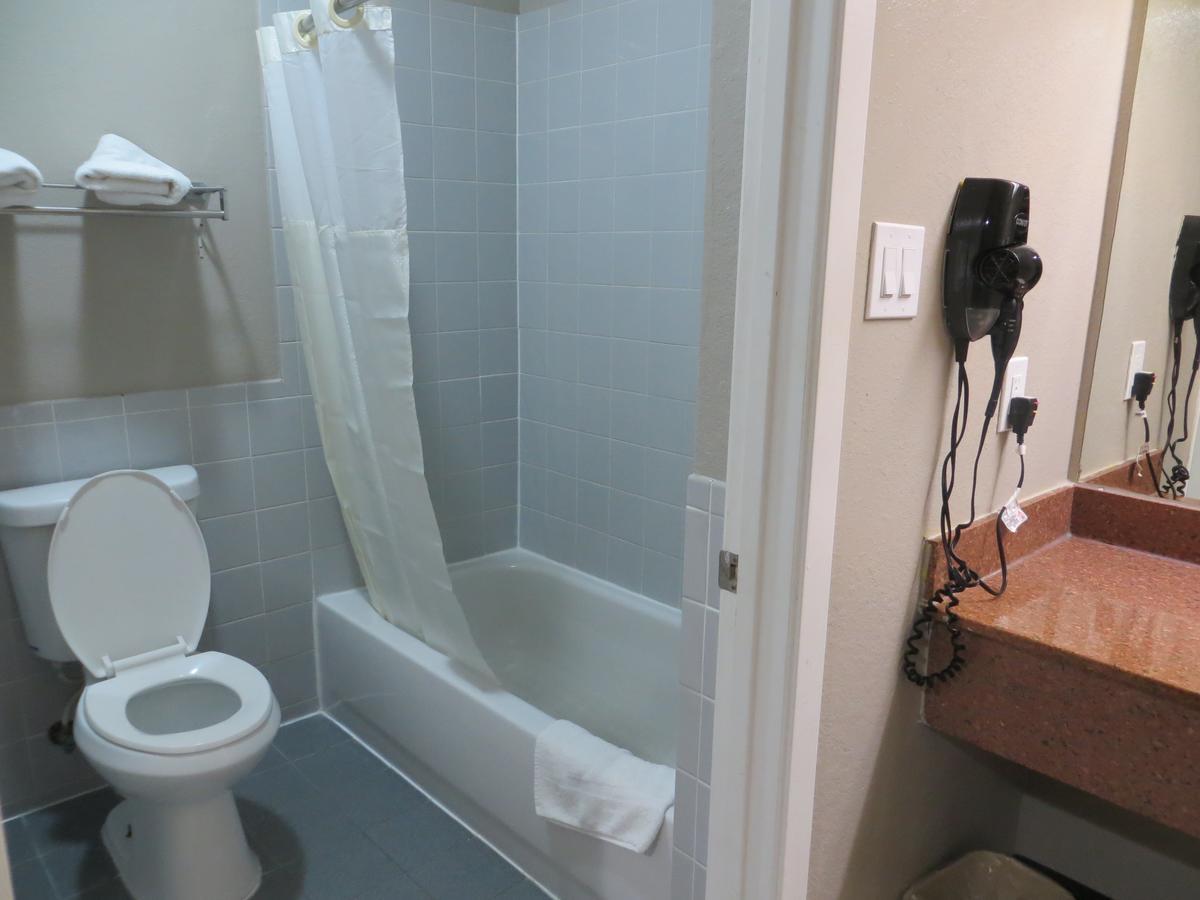 Regency Suites Iah Beltway 8 Houston Exterior foto